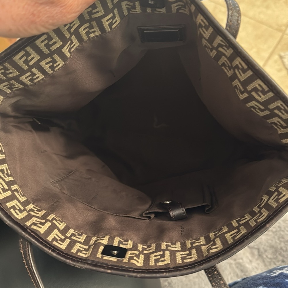 Fendi tote - Picture 3 of 3